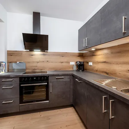 Panorama Mountain & Castle View D'fidlerin Salzburg * Werfen