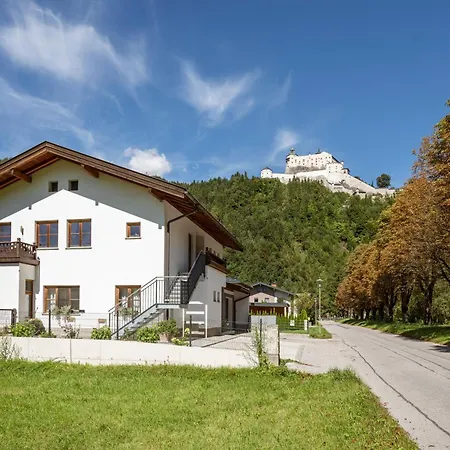 Panorama Mountain & Castle View D'fidlerin Salzburg Werfen